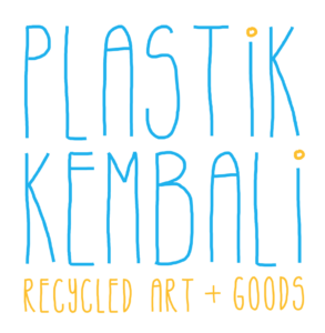 plastik kembali dampak budaya lombok sasak indonesia bali travel mindful traveller magazine instant karma article