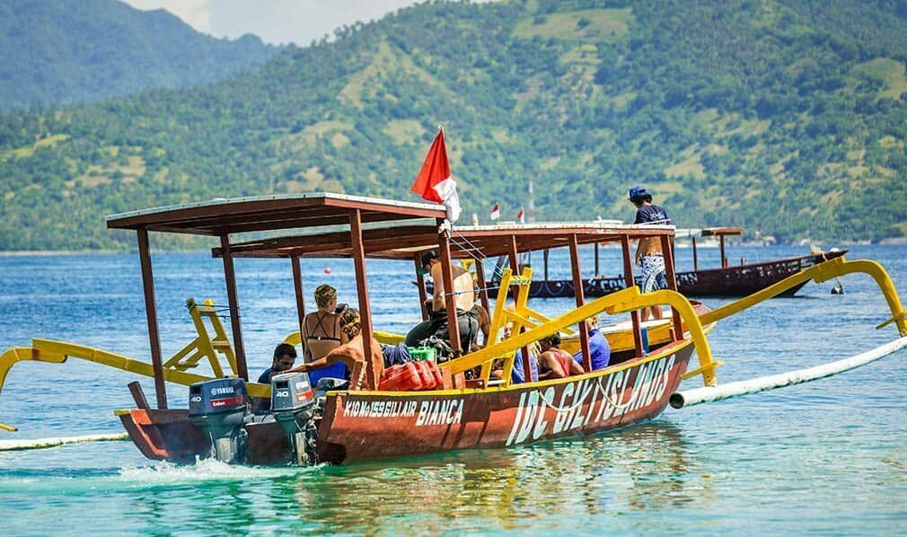 siti di immersione isole Gili esplorare sott'acqua indonesia lombok bali gili air meno trawangan viaggio rivista consapevole articolo karma istantaneo