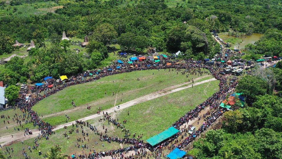 sumbas pasola festival