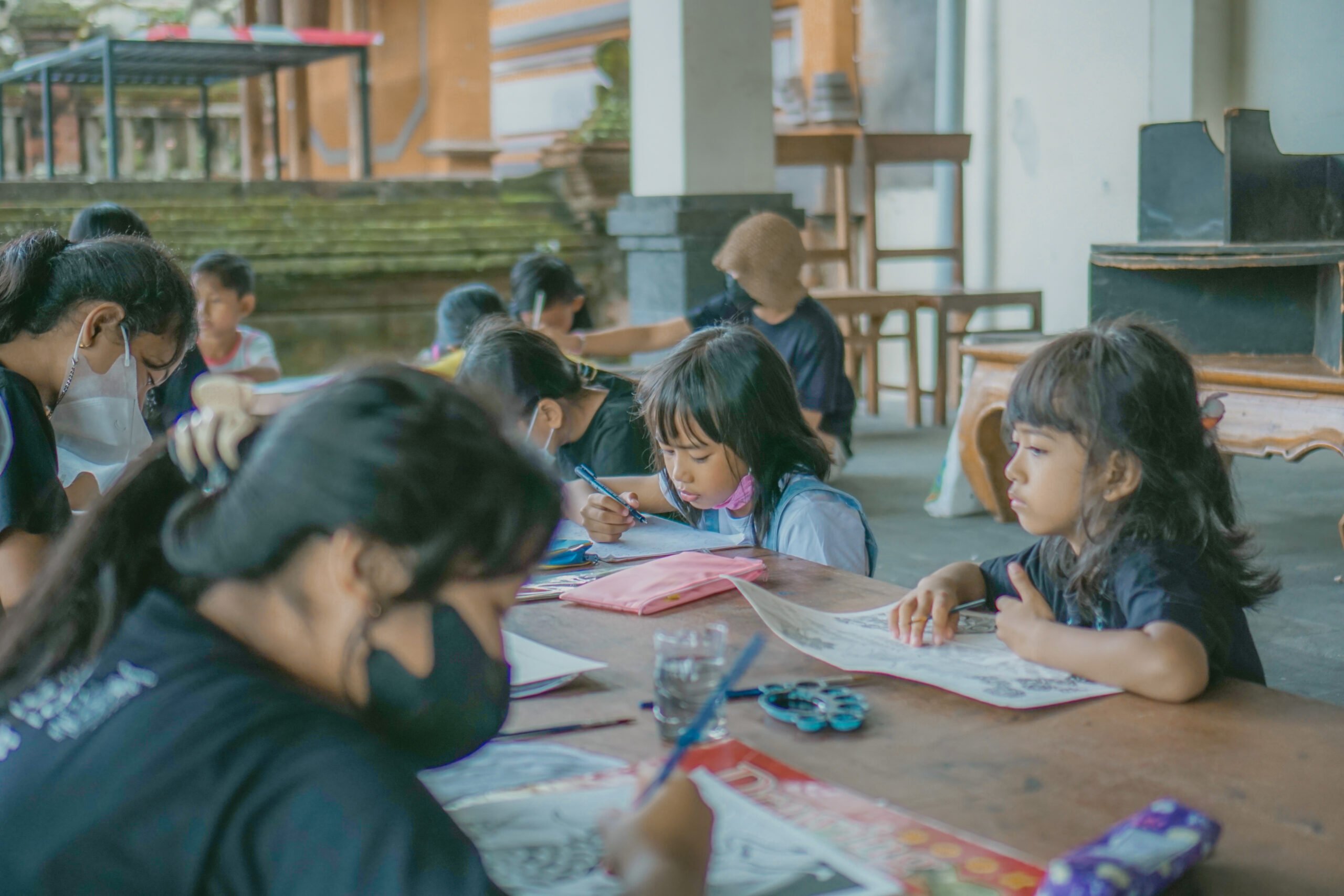 lukisan gaya batu budaya desa batu bali