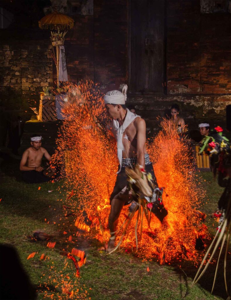 Célébration des mers silencieuses dans les îles Nusa