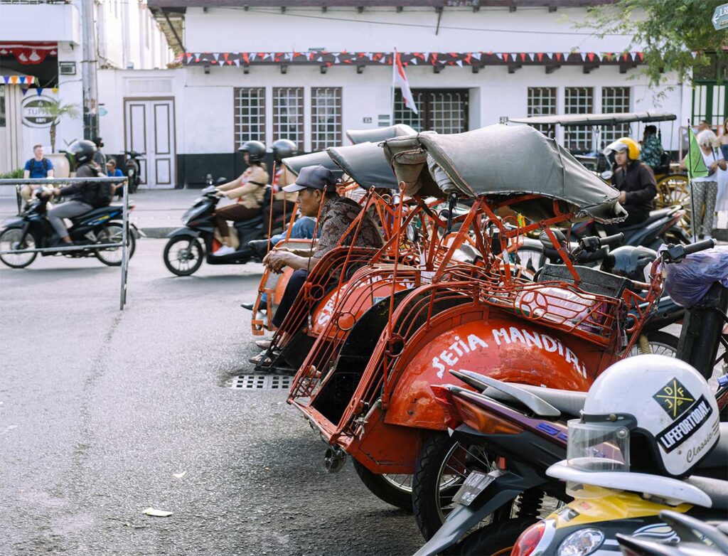 Jede Ecke von Yogyakarta becak