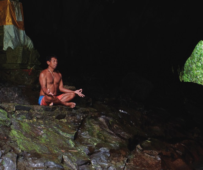 L'esprit de Goa Rang Reng Cascade Bali Gianyar Ubud cycle de vie cérémonie voyage Melukat Indonésie