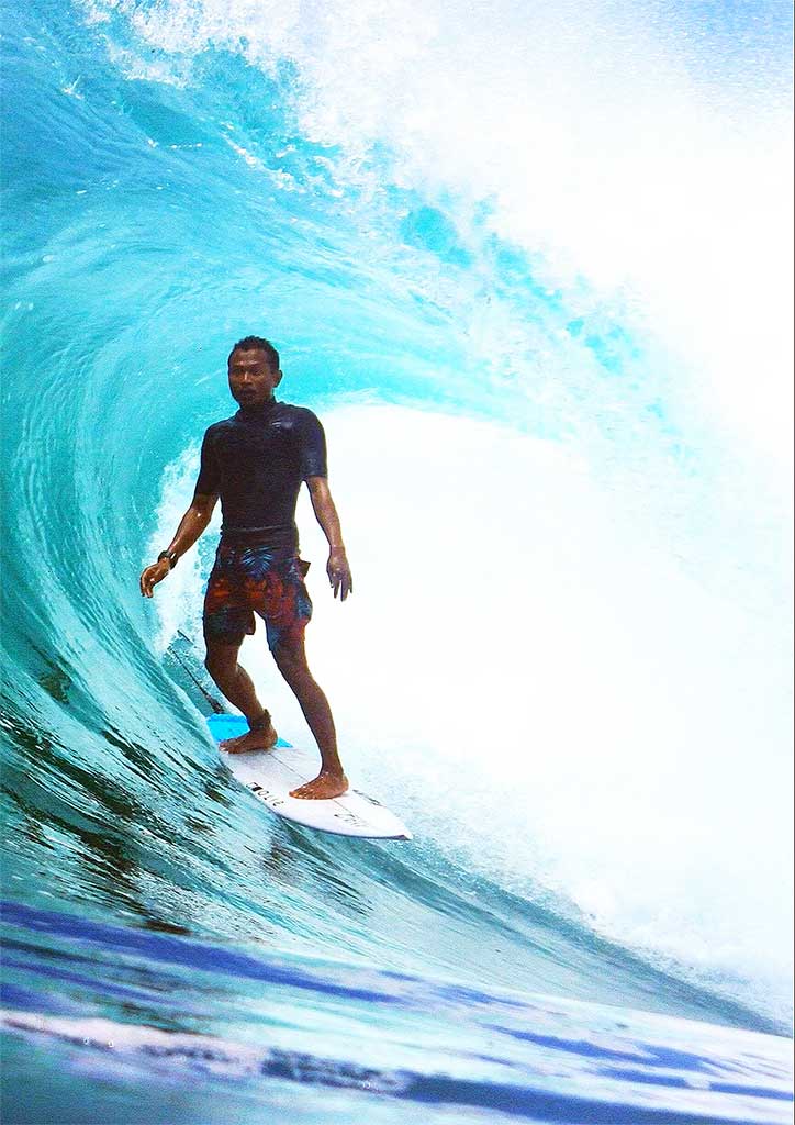 Mega Semadhi, professioneller Surfer